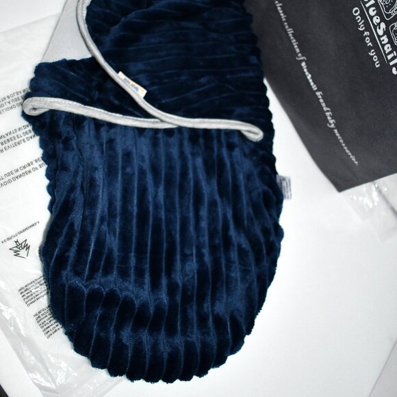 BlueSnail Newborn Baby Swaddle, Easy Wrap Receiving Blanket in Navy SM (0-3 Mont - Picture 3 of 6